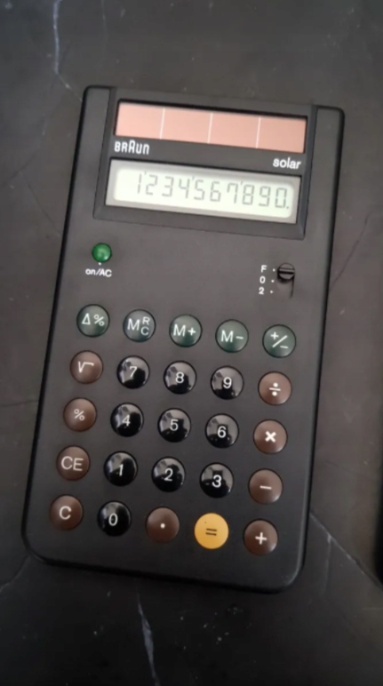 Kalkulator BRAUN AG Type 4777 Solar_Vintage.