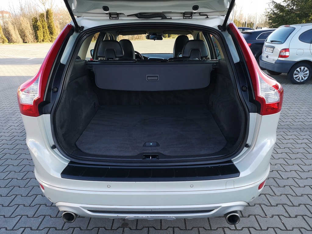 Купить VOLVO XC60 2012 2.4 AWD R-DESIGN ORIGINAL NAVI ALU: отзывы, фото, характеристики в интерне-магазине Aredi.ru