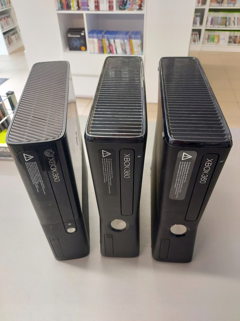 3 X KONSOLA XBOX 360 ZESTAW - USZKODZONE
