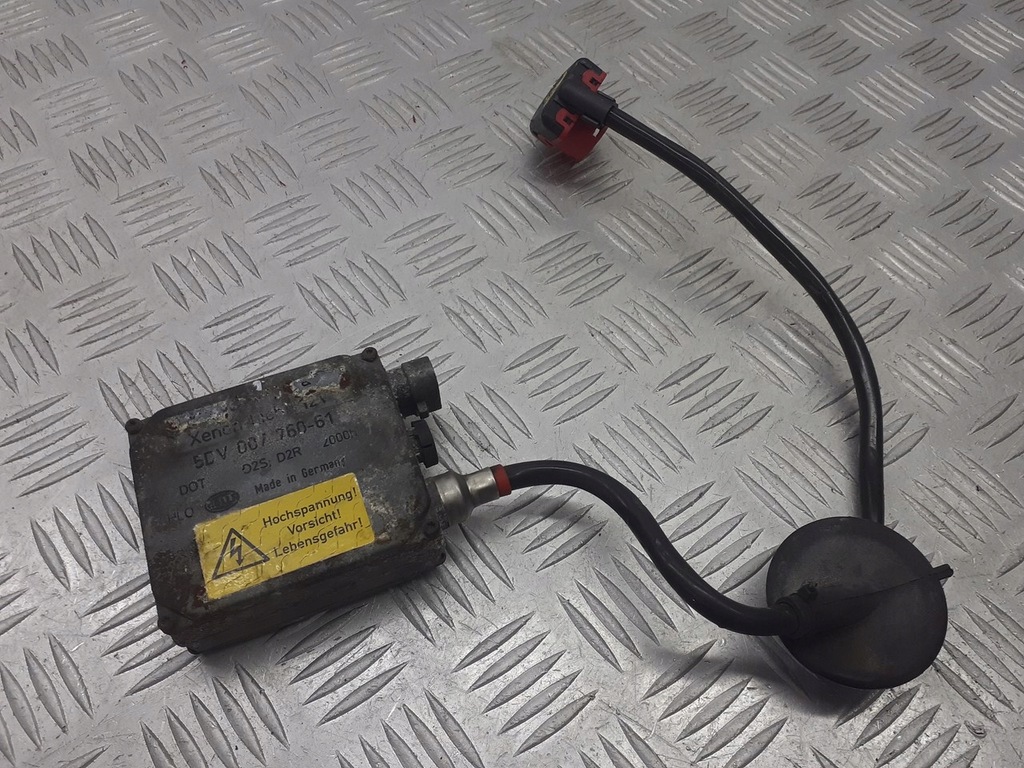 PRZETWORNICA XENON PRAWY PRZÓD VW PASSAT B5 FL 2.8 V6 5DV007760-61