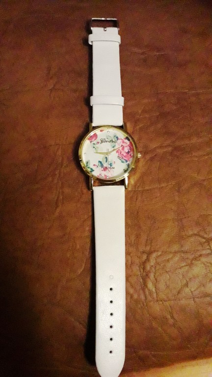 Zegarek kwiatowy biały- dekoracyjny :)