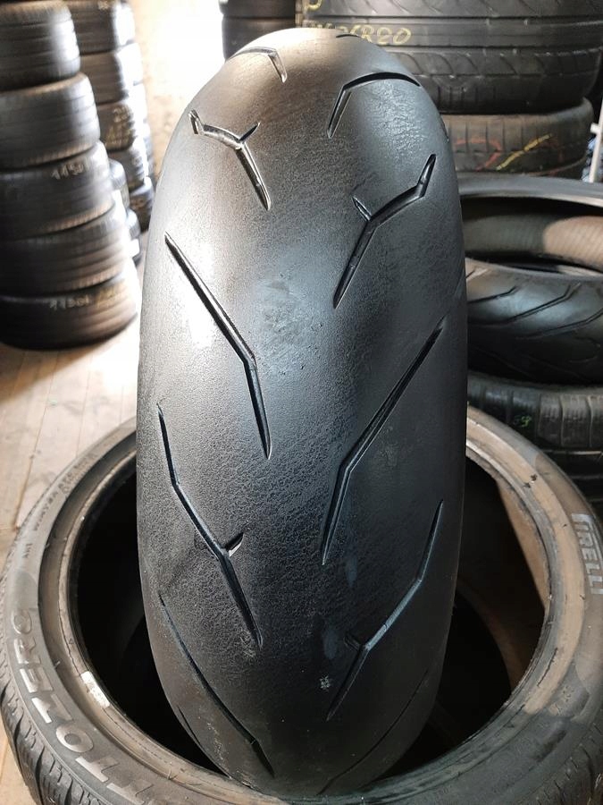 Opona UŻYWANA MOTOCYKLOWA 180/55R17 180/55-17 PIRELLI DIABLO ROSSO M4085