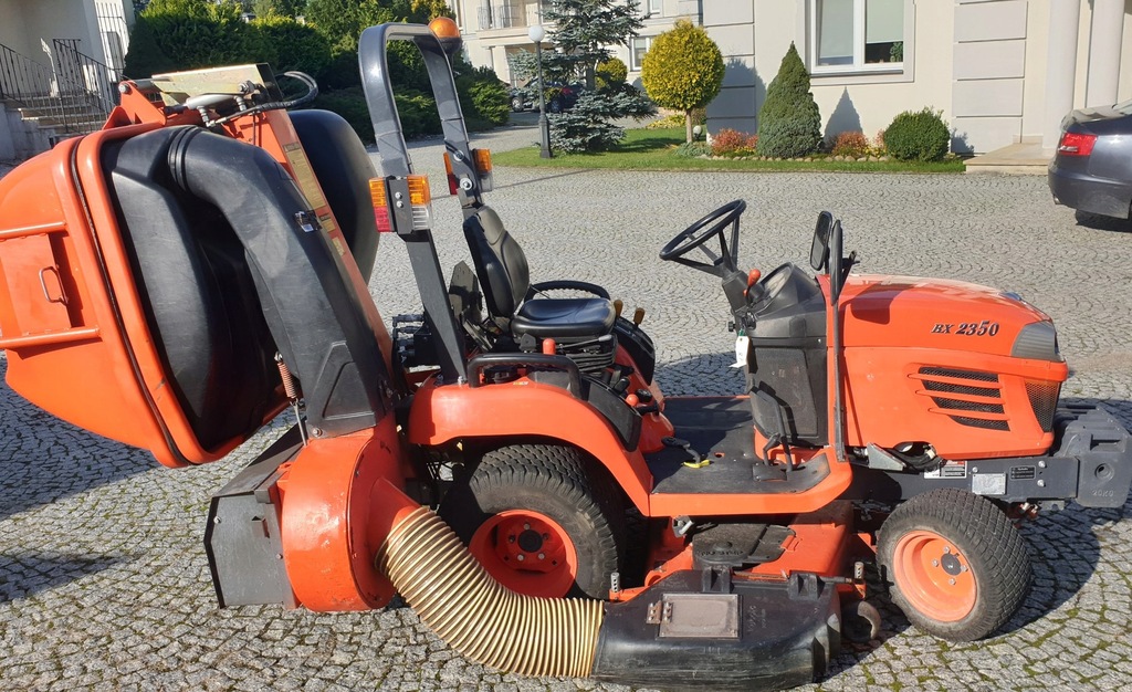 Kubota BX2350 traktorek kosiarka - (32.000 netto)