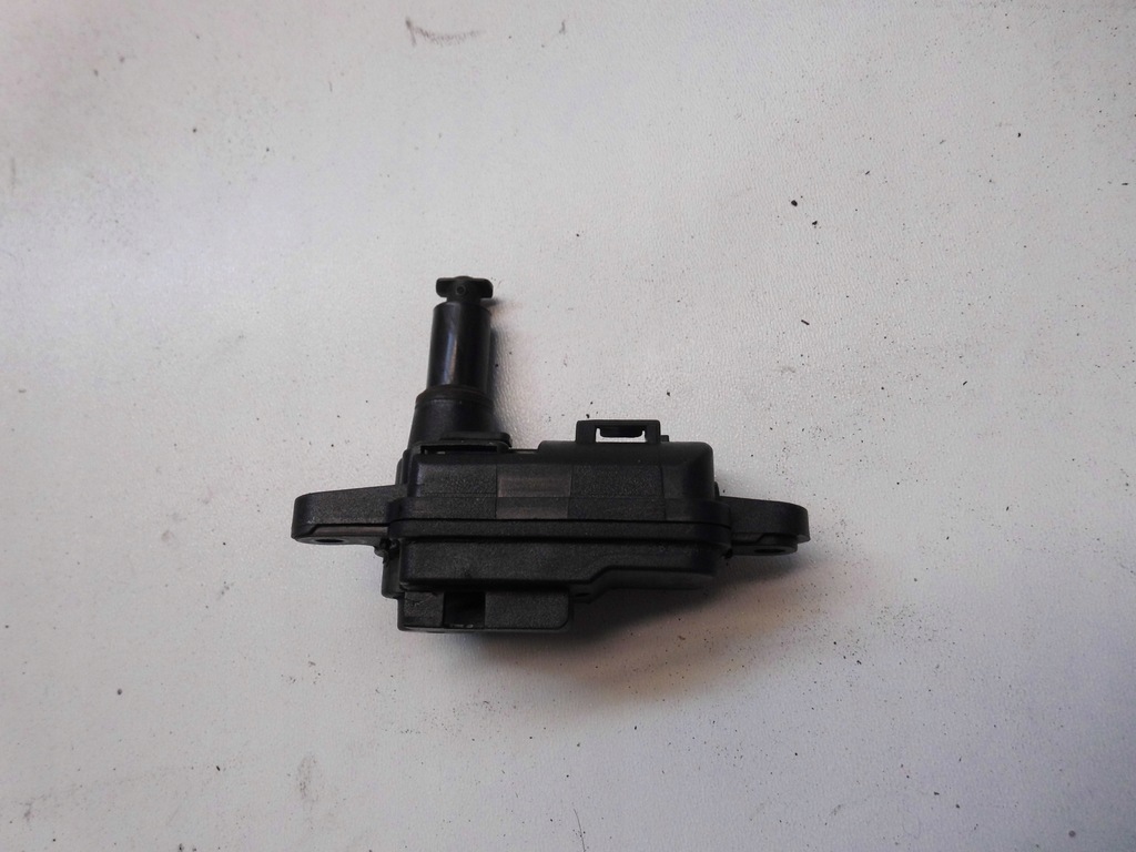 SIŁOWNIK KLAPKI WLEWU 8V0862153A AUDI A3 8V ORYGINAŁ