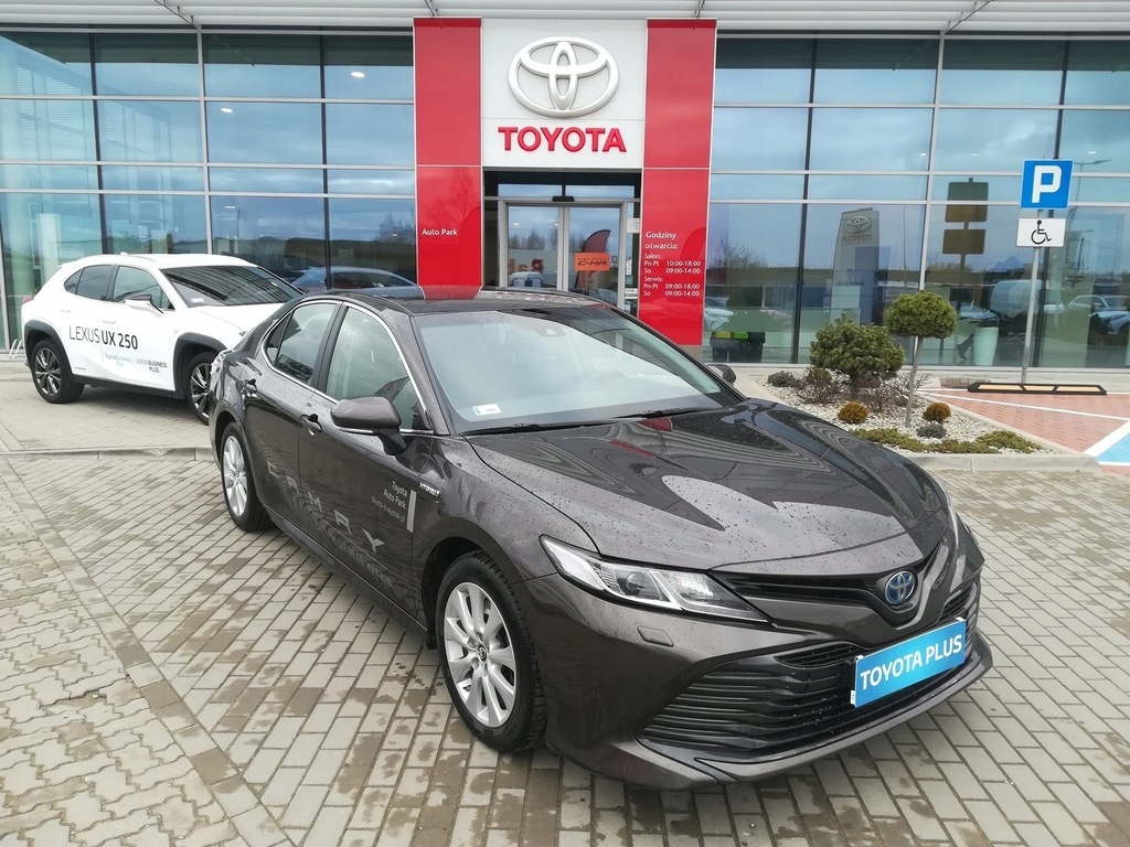 Toyota Camry 2.5 Hybrid Comfort e-CVT Business Fak