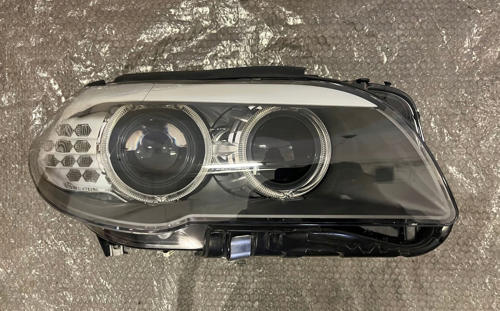 BMW 5 F10 F11 2010 Prawa strona Lampa przednia