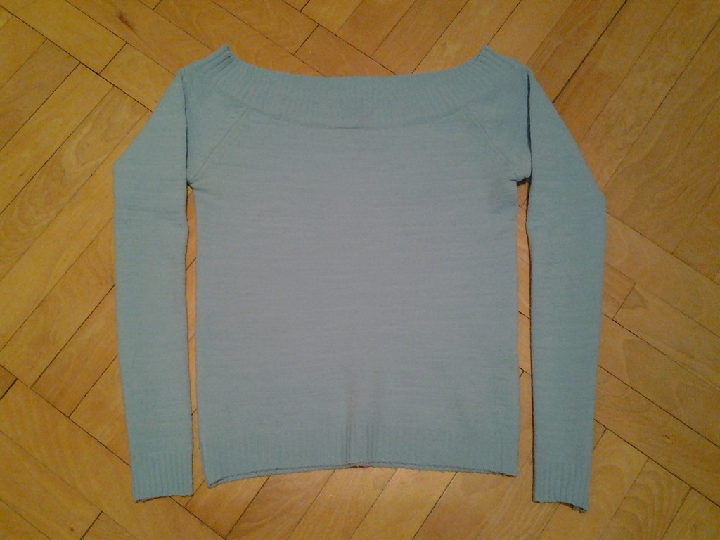 Terranova sweterek błękitny odkryte ramiona