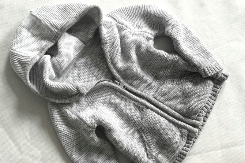 MOTHERCARE dziergany sweterek szarości 86
