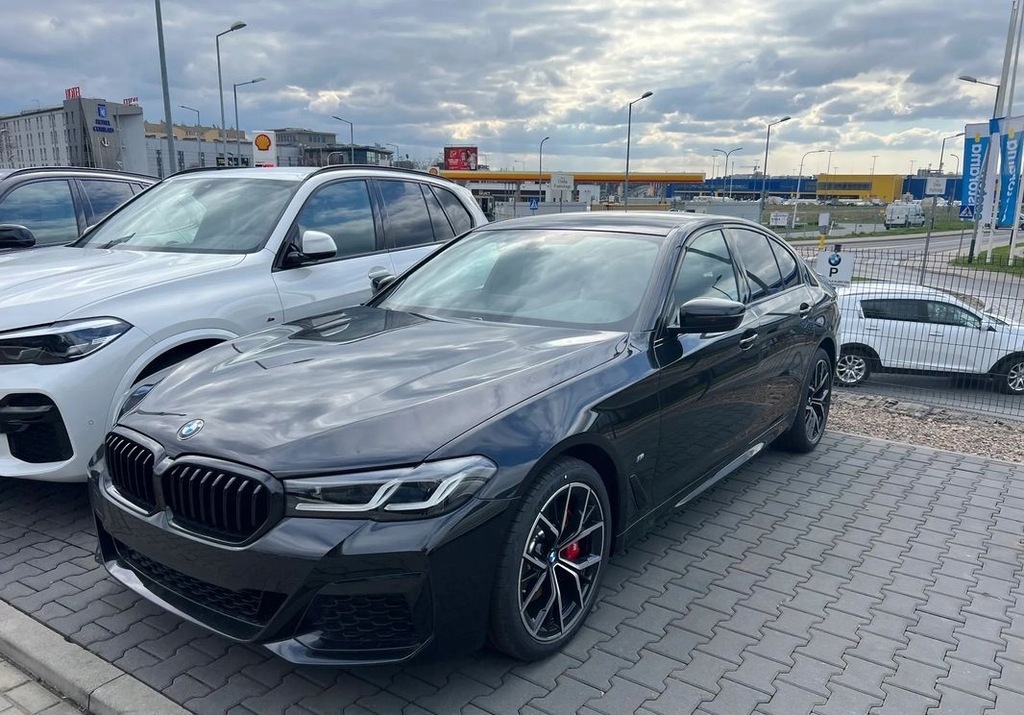 BMW Seria 5 520d - 190 Km xDrive M PAkiet boga...