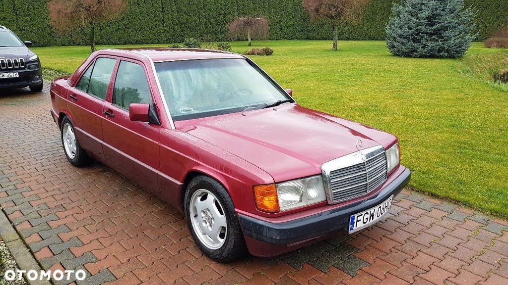 Mercedes-Benz W201 (190) 102KM