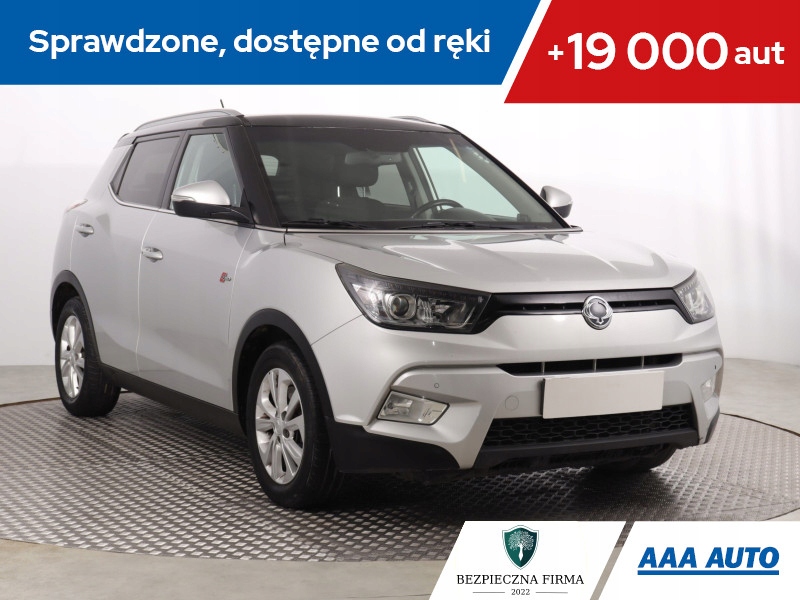 SsangYong Tivoli 1.6 e-XDi, Salon Polska