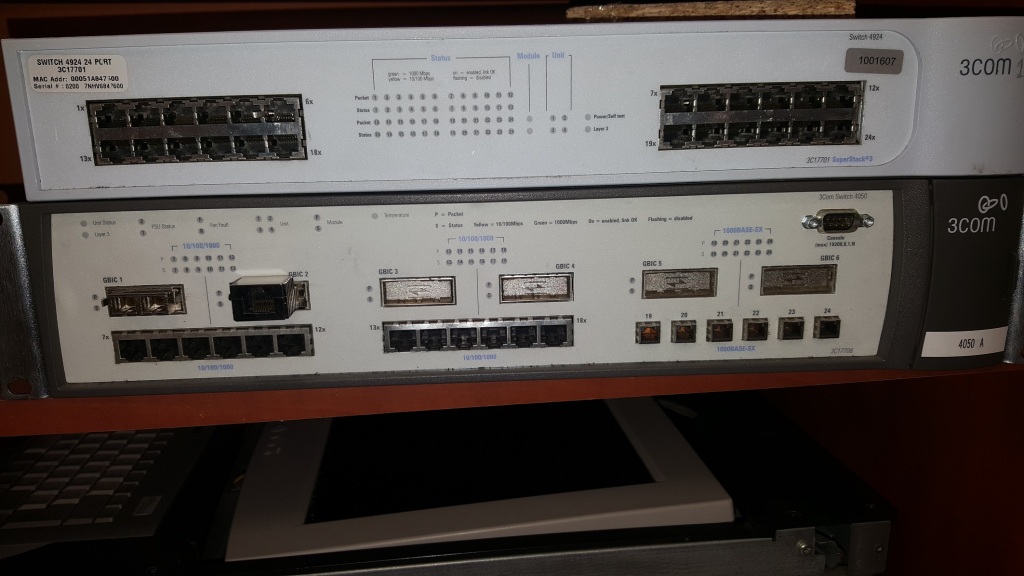 SWITCH 3COM 4050A + 4924