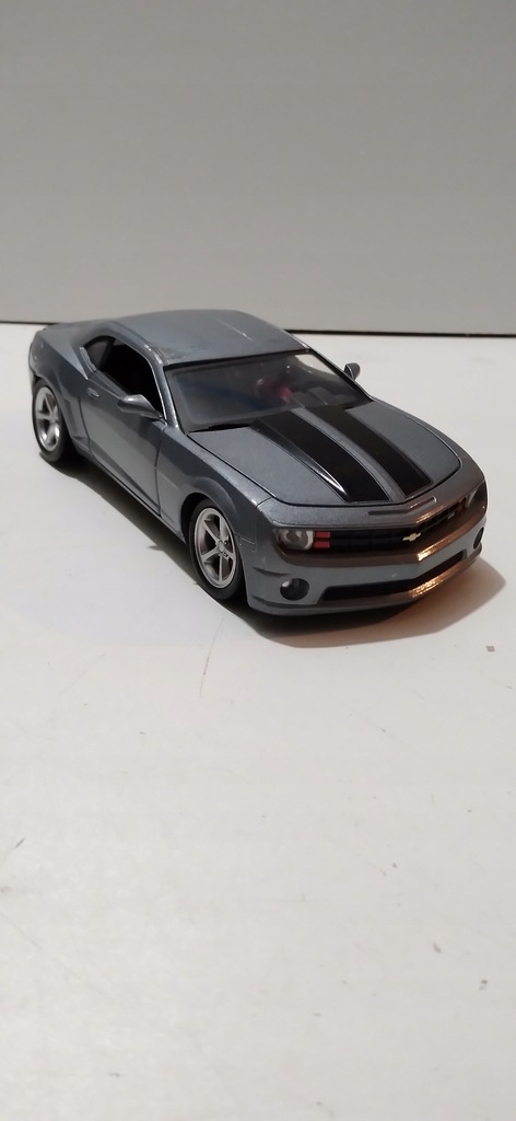Chevrolet Camaro SS 1/24 Coupe Szare NEW RAY
