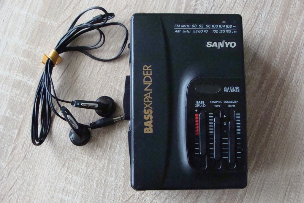 Walkman z radiem SANYO BASSXPANDER MGR-905(K)