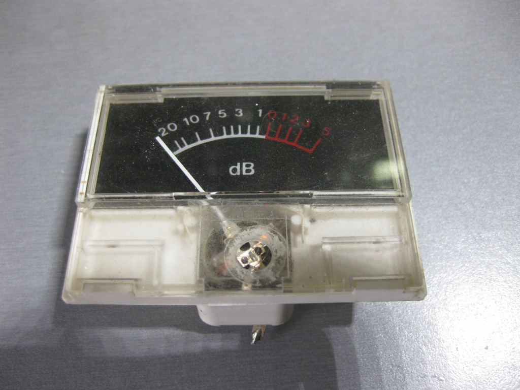 Wskaźnik wysterowania sygnału VU analogowy