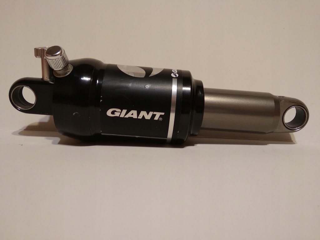 Giant air plus rebound shock hotsell