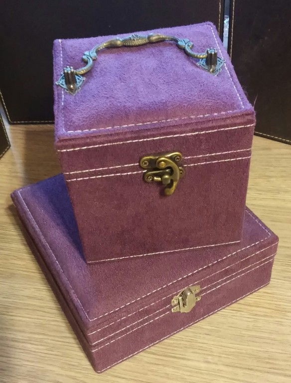 kuferki - szkatułki - na biżuterię   2 sztuki