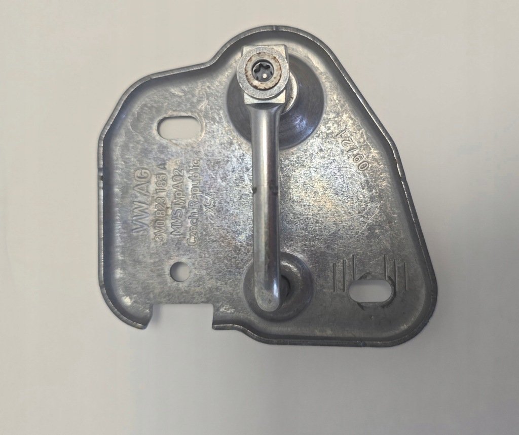 VW POLO VI SKODA SEAT RYGIEL MASKI 3V0823185A LEWY OEM. VOLKSWAGEN