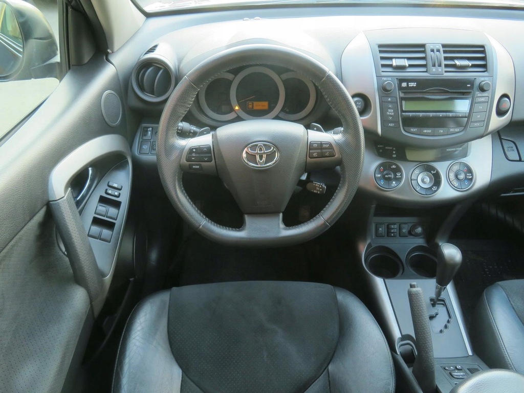 Купить Toyota RAV 4 2.0 VVT-i, автосалон Польша, авторизованный сервисный центр: отзывы, фото, характеристики в интерне-магазине Aredi.ru