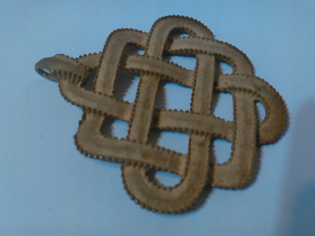 duży celtycki amulet kępka