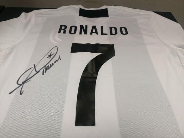 C. Ronaldo - koszulka z oryginalnym autografem