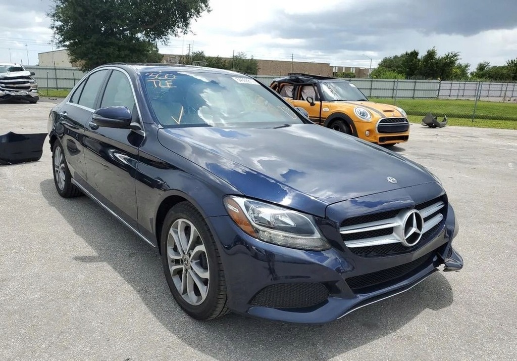 Mercedes-Benz Klasa C 2018 MERCEDES-BENZ C 300...