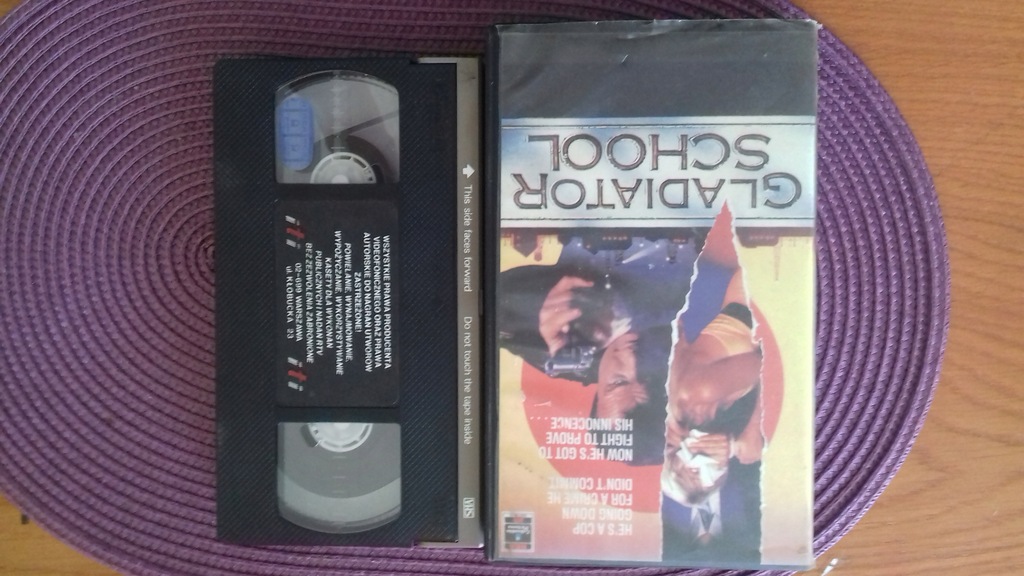 SZKOŁA GLADIATORÓW - VHS - POLSKI LEKTOR