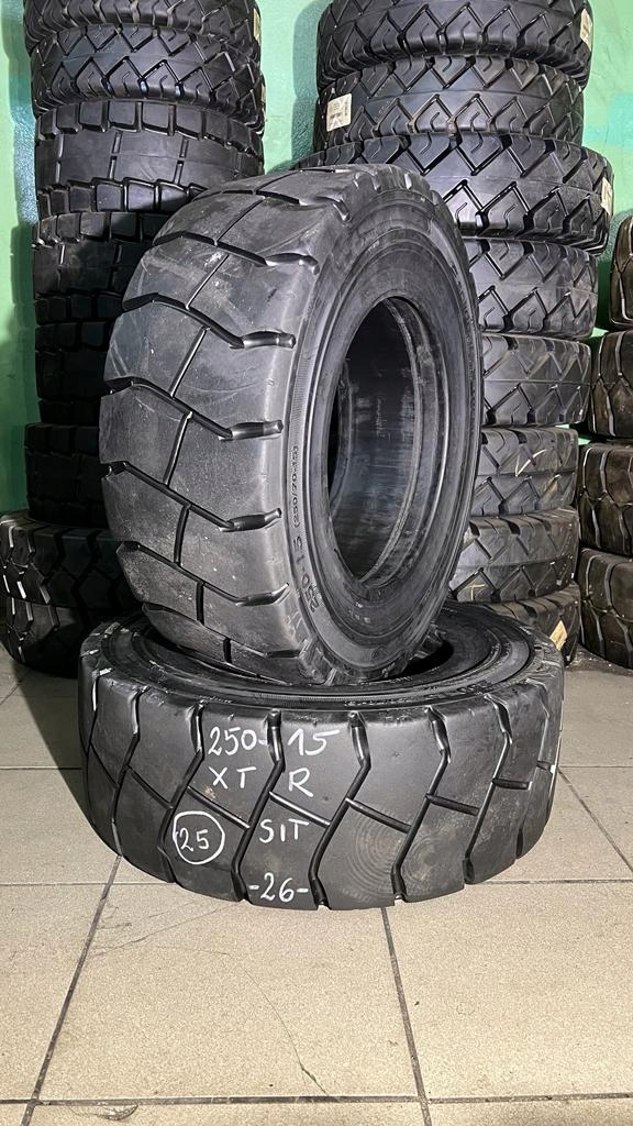 Opona pełna 250-15 (250/70-15) SOLIDEAL XTREME SIT