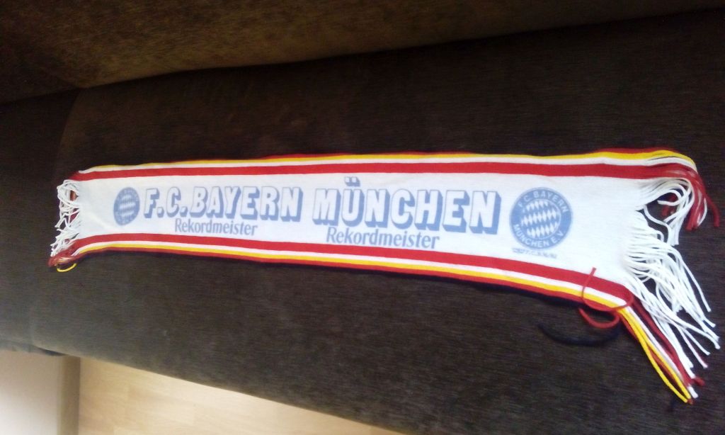 Bayern Monachium - szalik od grupy Luz i Zapał