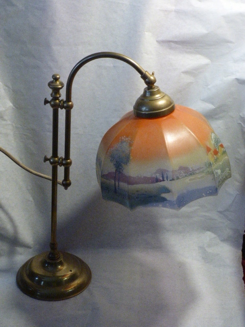 lampka z malowanym kloszem