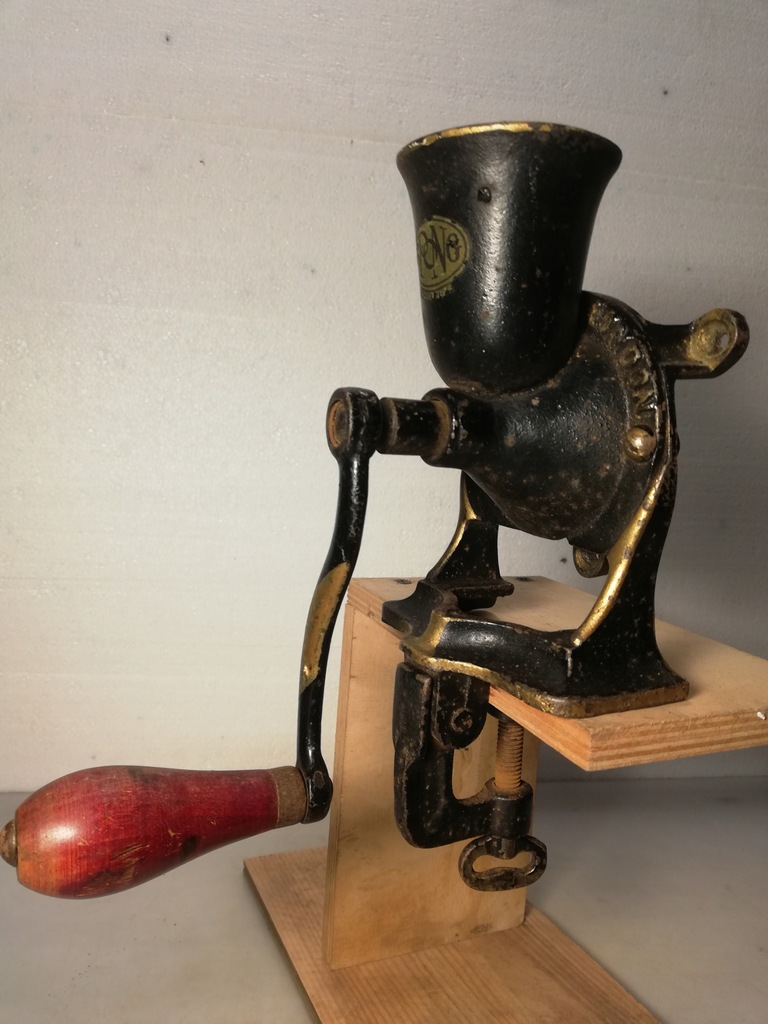 Stary żeliwny młynek Spong & Co.Ltd Anglia No. O