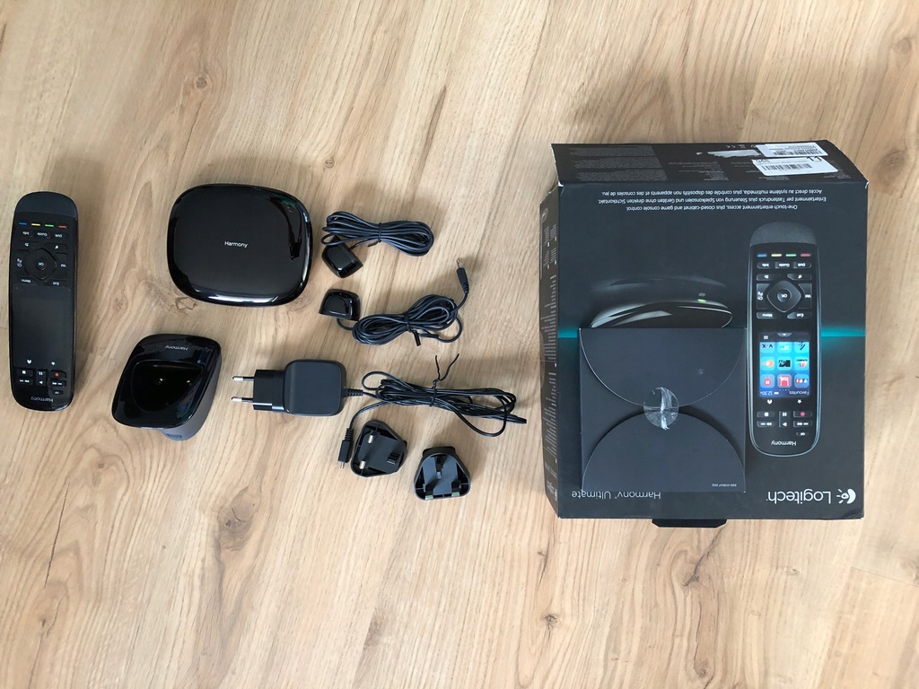 LOGITECH HARMONY ULTIMATE HUB - Pilot Uniwersalny