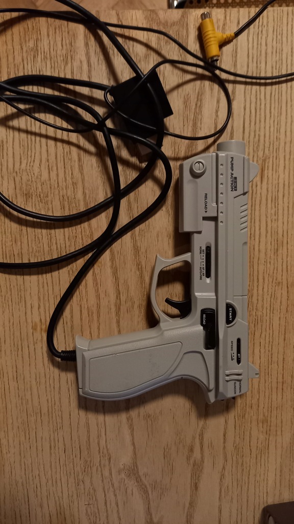 pistolet light gun pump action 2 in 1 PS1, Sega Saturn