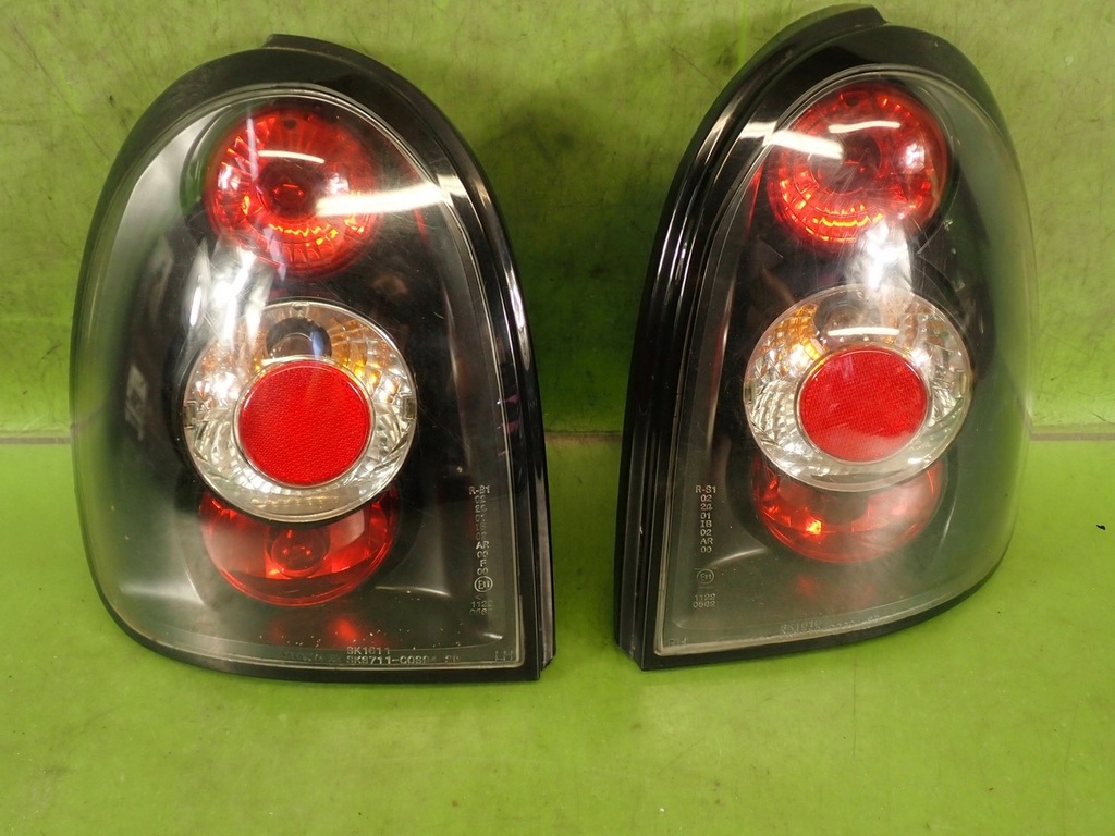 Lampa prawa lewa tylna OPEL CORSA B 00r HB 3D