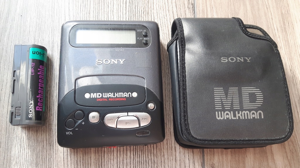 MD MiniDisc RECORDER WALKMAN SONY MZ-R2 etui akum