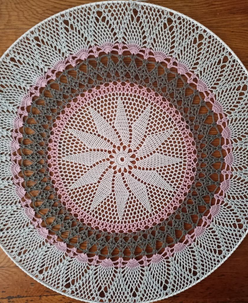 Serwetki szydełk. na obręczy met. 65 cm