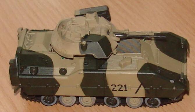 TRANSPORTER OPANCERZONY BRADLEY  1/72