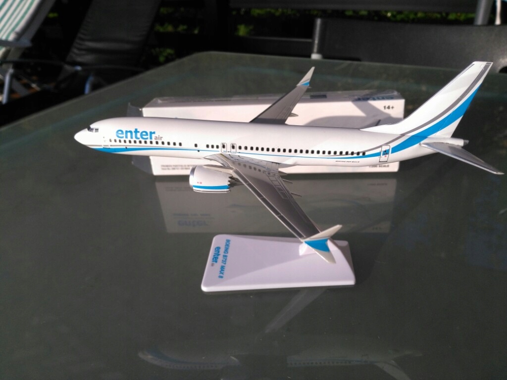 Купить Модель самолета Boeing 737 Enter Air 1-200 Новая: отзывы, фото, характеристики в интерне-магазине Aredi.ru