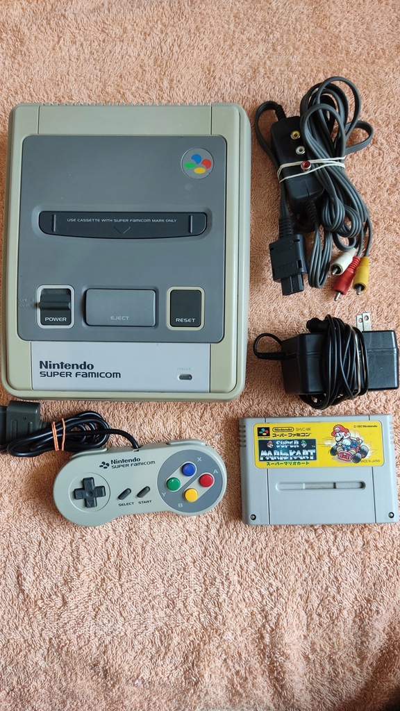 Konsola Super Famicom+pad+kable+ gra Super Mario Kart