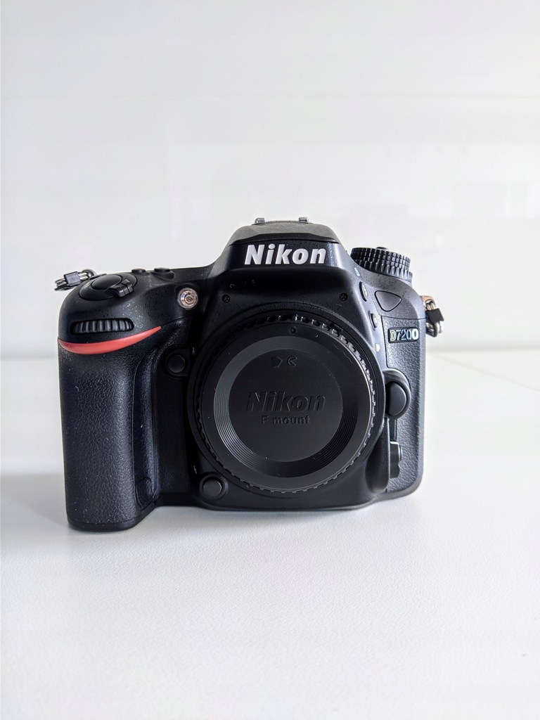 Nikon D7200 korpus tylko 6700 klatek + grip Newell