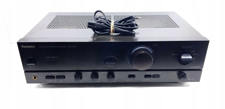 WZMACNIACZ TECHNICS SU-VZ320