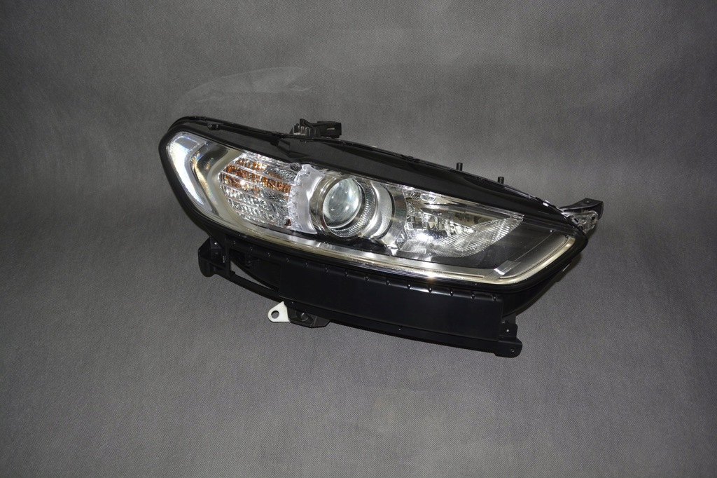 LAMPA PRZÓD PRAWA FORD MONDEO MK5 FUSION SOCZEWKA