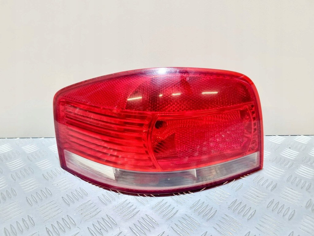 Lampa tylna lewa Audi A3 8P/8PA facelift 2004