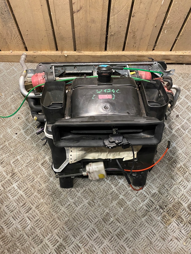 MERCEDES W124 COUPE NAGRZEWNICA KLIMATYZACJA DMUCHAWA OGRZEWANIA 1248309860