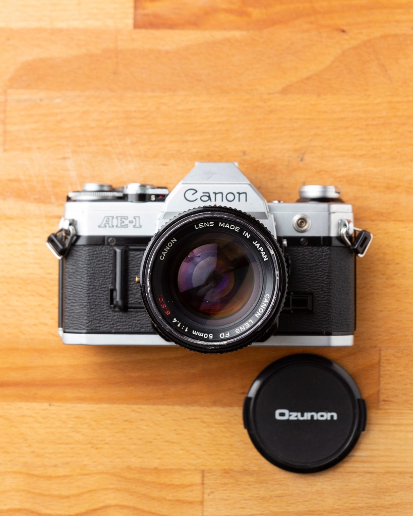 Canon AE-1 + FD 50mm 1.4 S.S.C. + Dekielek