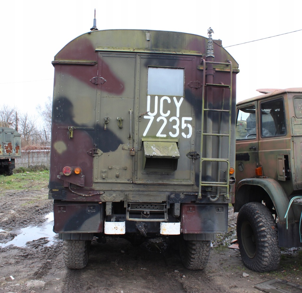 Radziecki samochód ciężarowy ZIł 157 z wciągarką