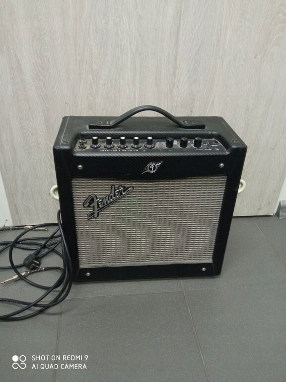 WZMACNIACZZ FENDER MUSTANG