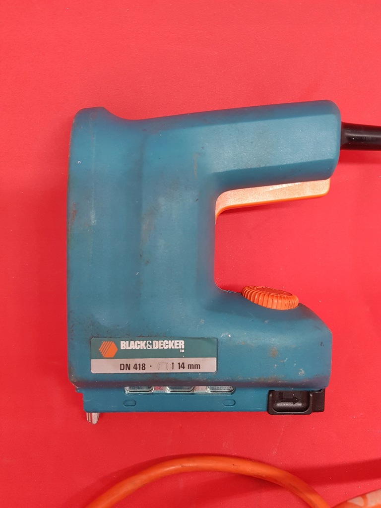 TAKER ELEKTRYCZNY BLACK&DECKER DN418