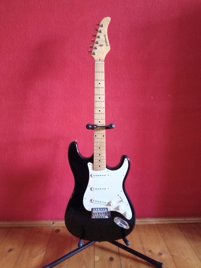 Gitara elektryczna czarna typu Stratocaster C.Giant