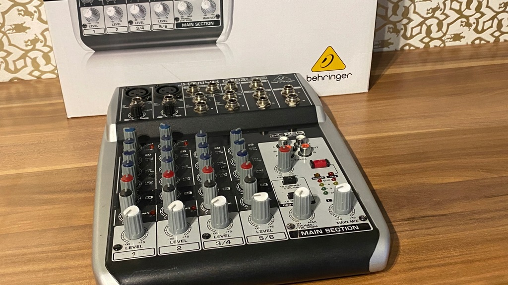 Mixer Audio Behringer Xenyx Q802USB | IDEAŁ | BOX